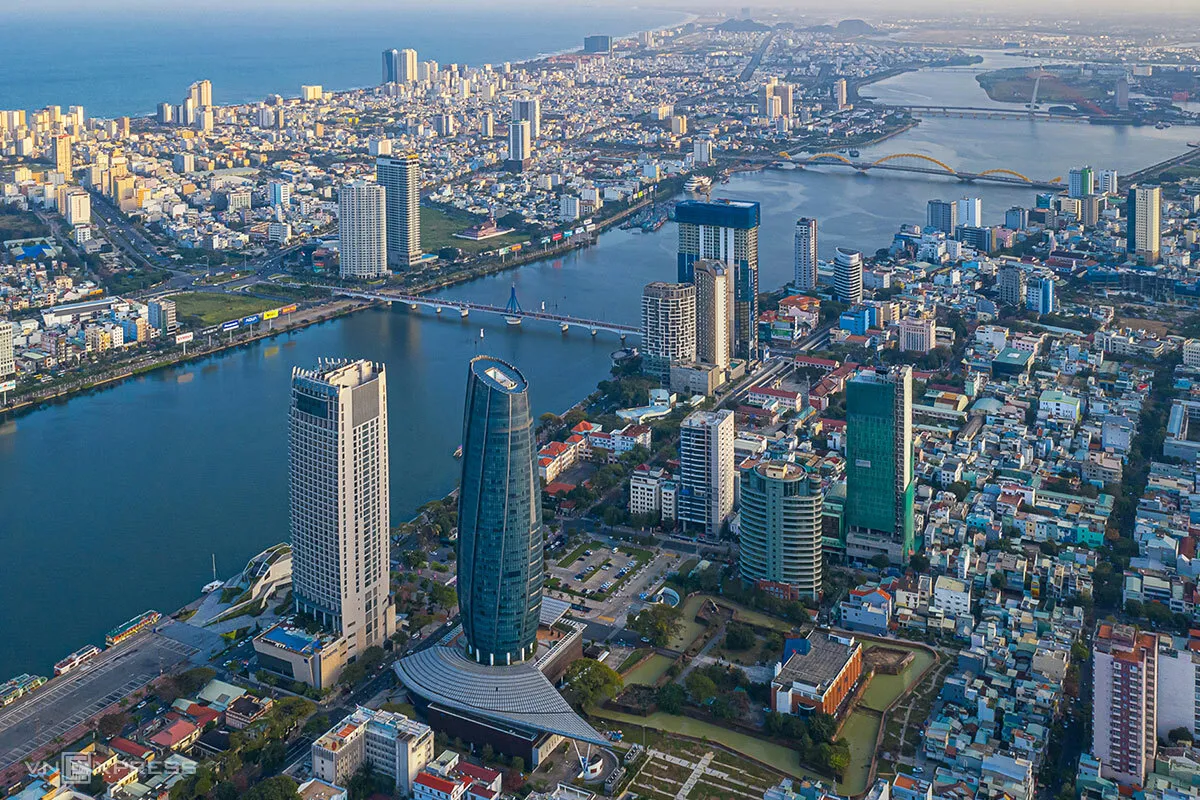 Thị trường bất động sản Đà Nẵng khi nhận nguồn doang thu khổng lồ và sự tăng trưởng mạnh mẽ.