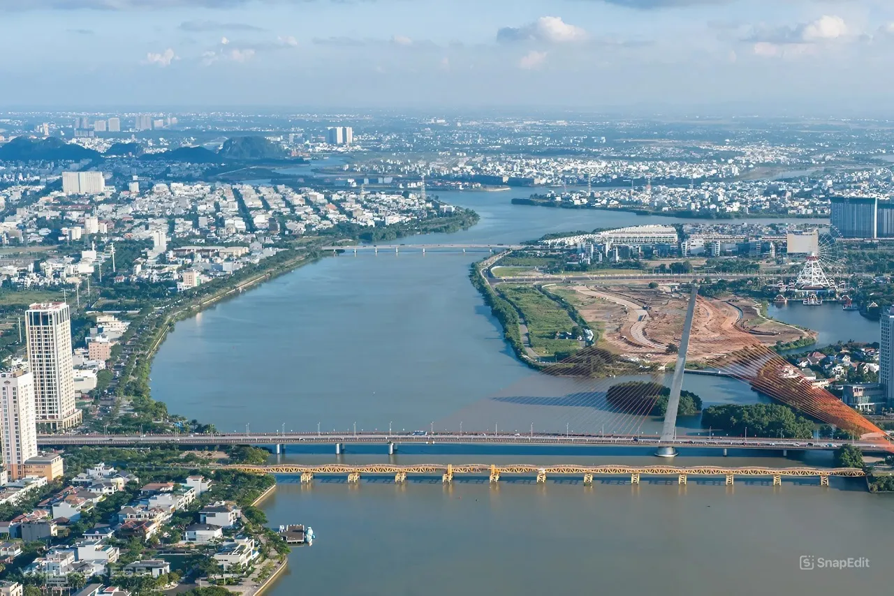 Khu vực dự kiến làm tổ hợp phục vụ Lễ hội pháo hoa quốc tế. Ảnh: Nguyễn Đông.
